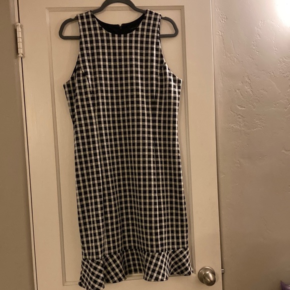 Ann Taylor Dresses & Skirts - NWT Ann Taylor Dress, black & white 12